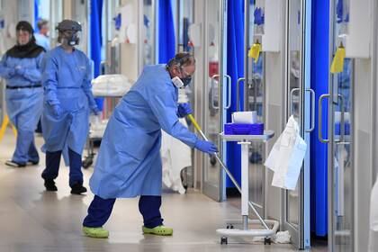 "Millones de trabajadores se enfrentan a peligros personales con los que no habrían topado en caso de que el equipo de protección y los procedimientos preparatorios se hubieran acordado con anticipación”, planteó Berwick (Neil Hall/ vía Reuters)