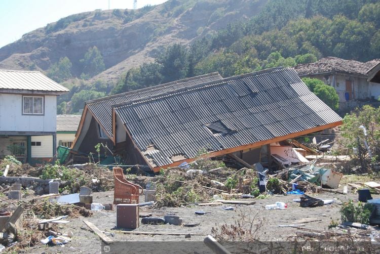   In 2010, the most recent strong earthquake in Chile occurred (Photographic and Digital Archive of the National Library of Chile)