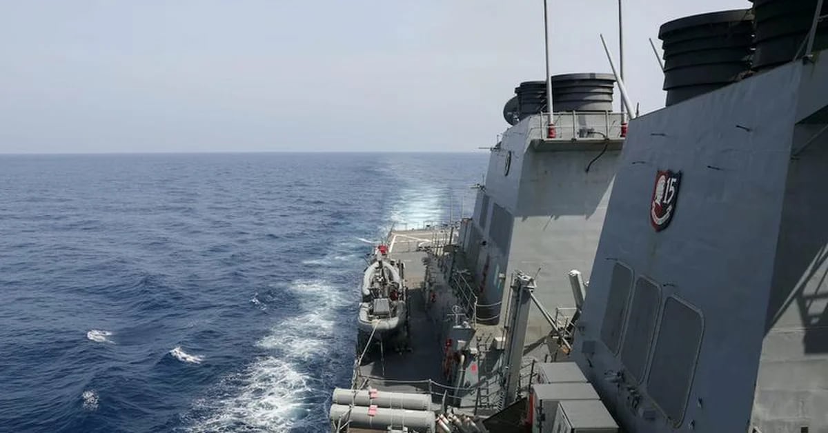 US warship sails through Taiwan Strait after China drills