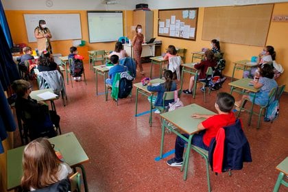 Día de clase de los alumnos en España (EFE/ Alberto Morante/Archivo)
