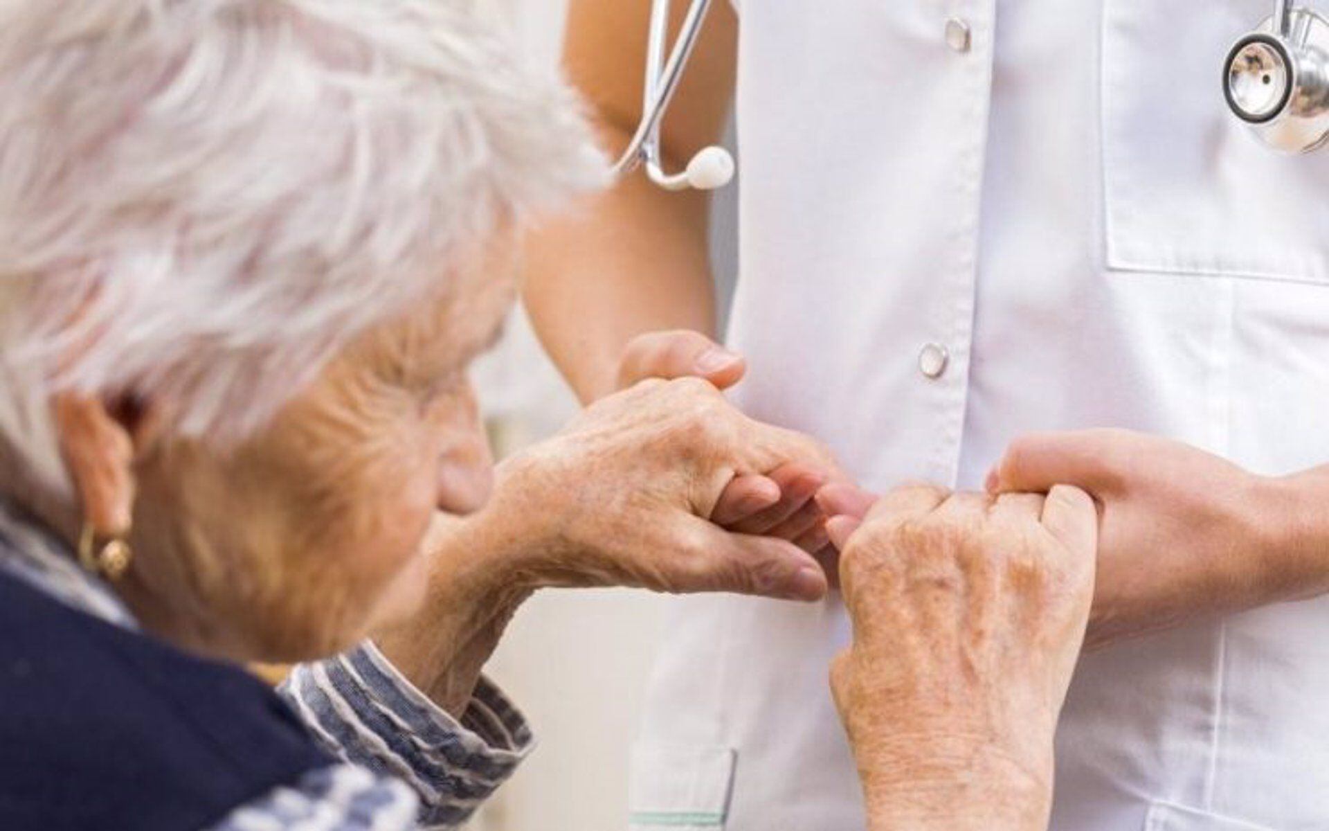 Sanidad anuncia la creación de un Comité de Cuidados en Salud para “darle forma” al papel de los cuidados en el SNS