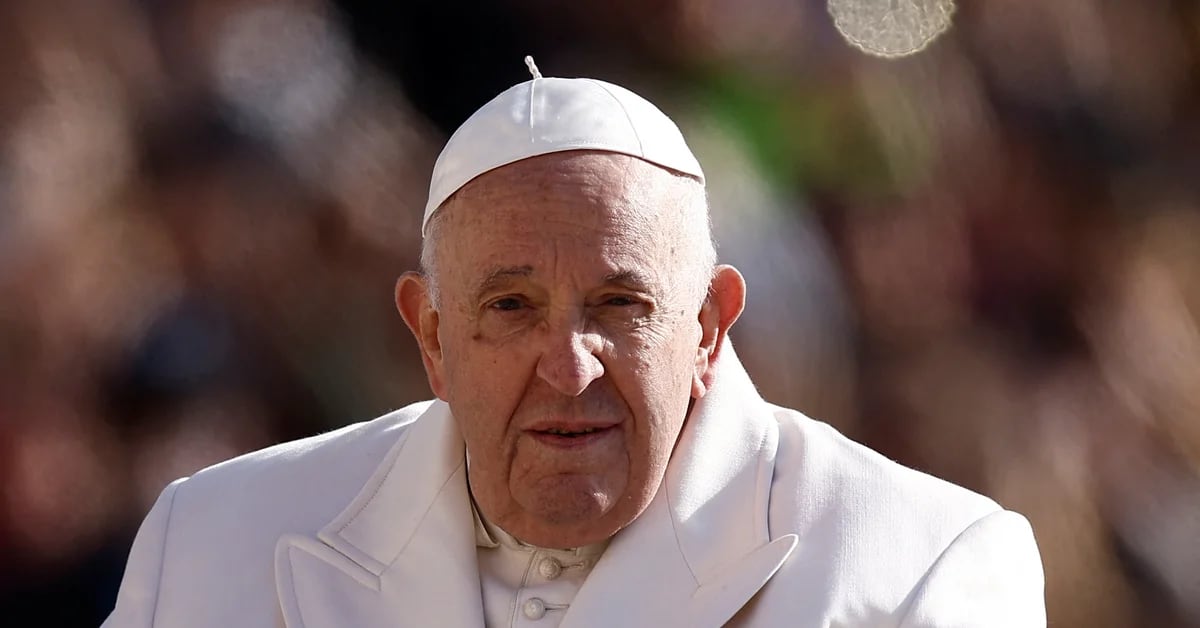 Come viene trattata l’infezione polmonare di papa Francesco, dicono gli esperti