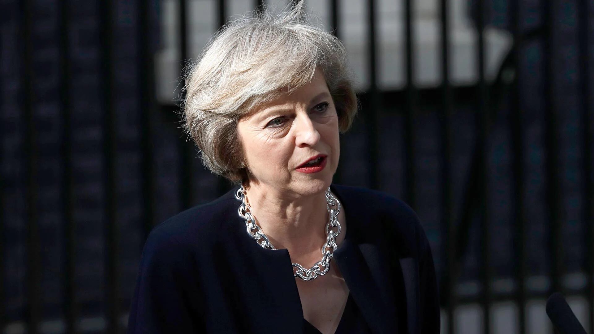 1- Theresa May se convirtió en la primera ministra del Reino Unido tras la renuncia de David Cameron por el triunfo del Brexit. Fue definida como “la nueva dama de hierro” (Reuters)