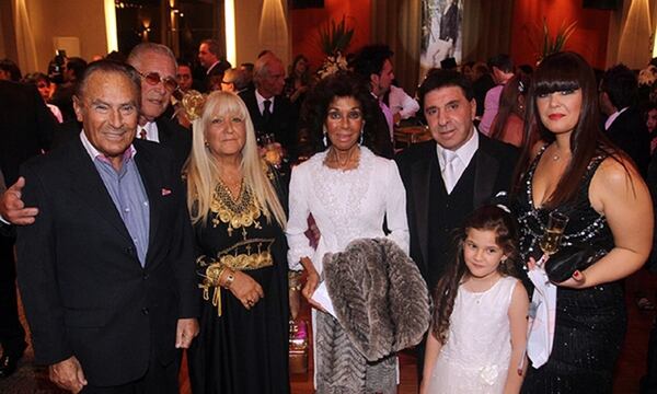 Juan Carlos Calabró y su esposa Coca participaron del festejo (Verónica Guerman / Teleshow)