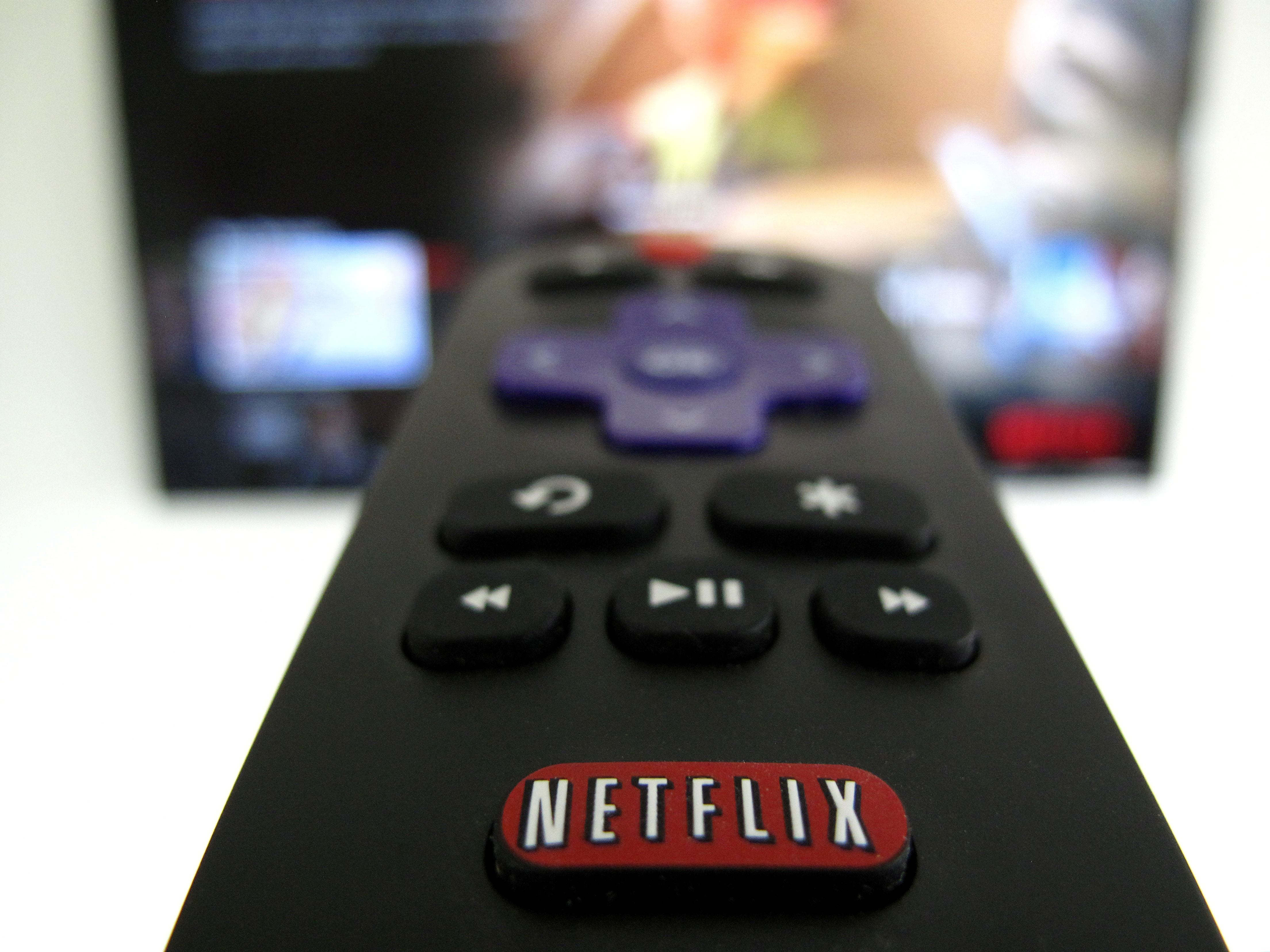 Netflix ofrece una serie de opciones para personalizar la experiencia de uso (REUTERS/Mike Blake/File Photo) 