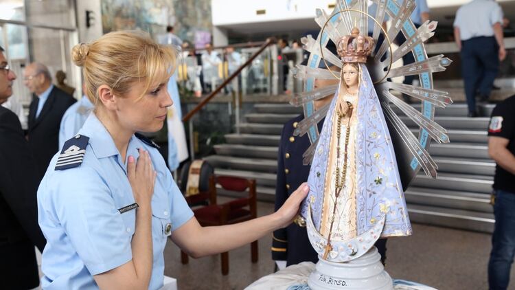 Tras 37 años lejos de Argentina, la imagen de la Virgen regresó y generó mucha emoción en la gente. Foto: Giovanni Sacchetto. 