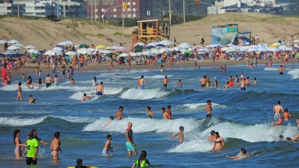 Punta del Este, en pleno verano (Marcelo Umpierrez)