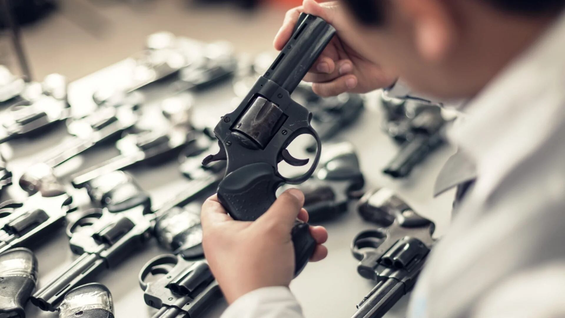 Ley de la legítima defensa: uso de armas para  protección personal genera debate público
