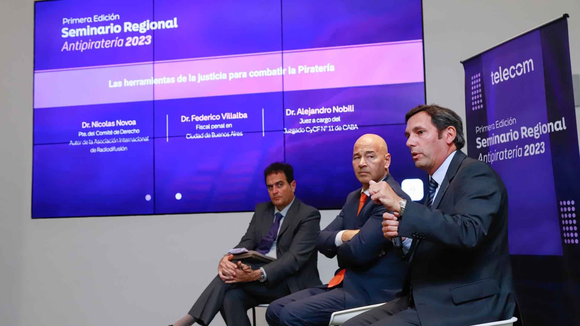 Nicolás Novoa, Alejandro Nobili y Federico Villalba enumeraron herramientas judiciales disponibles para combatir la piratería (Telecom)
