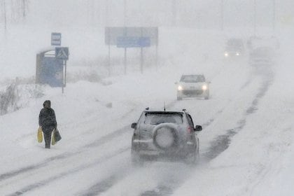 La fuente agregó que “es muy posible” que el manto de nieve en la ciudad llegue a 60 centímetros, superando de esa forma el récord establecido en 1956.