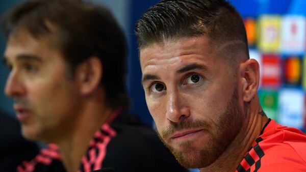 Sergio Ramos participó de la rueda de prensa previa al inicio de la Champions League junto a Lopetegui (AFP)