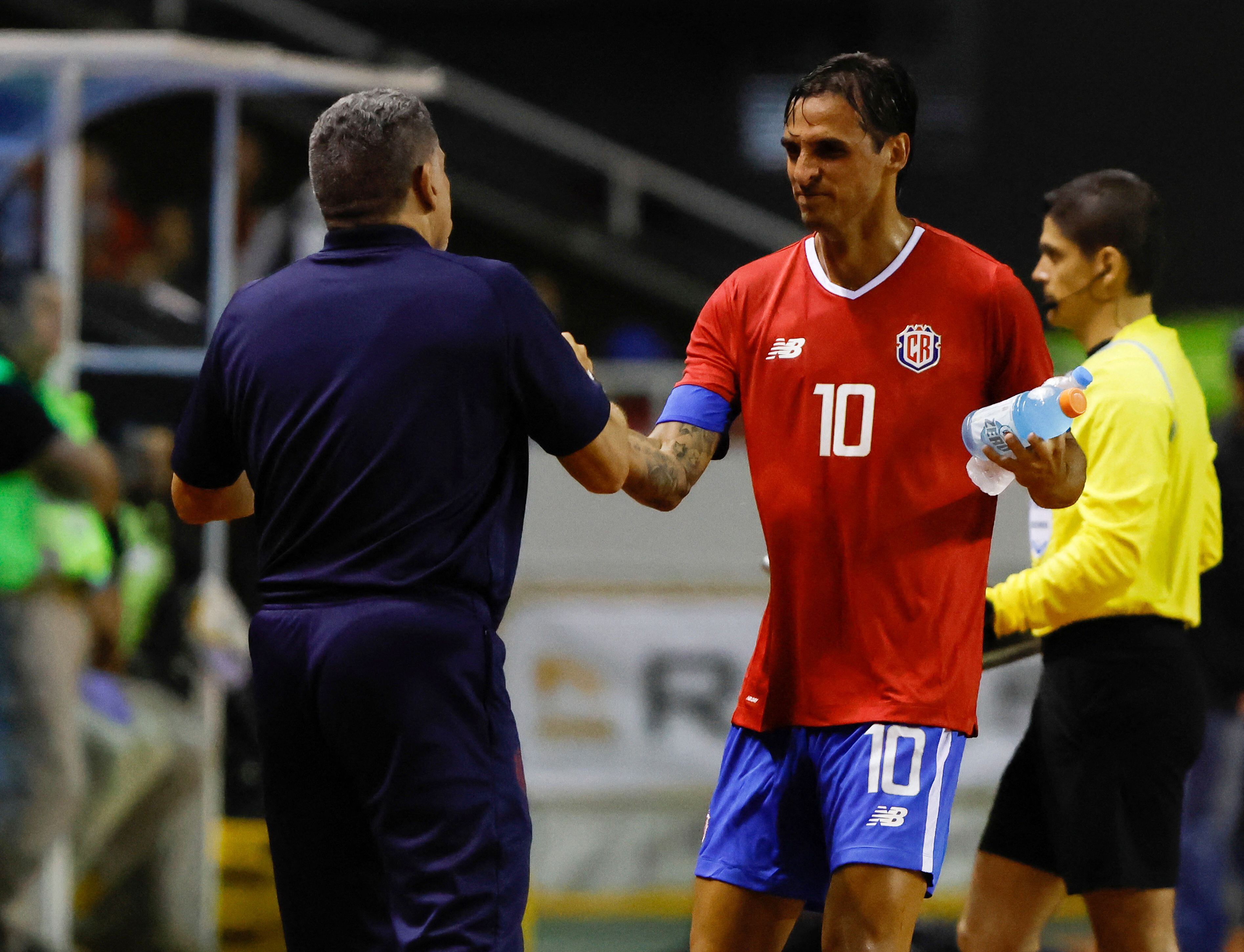 El centrocampista costarricense ve con buenos ojos el proceso que viene liderando Luis Fernando Suárez en el equipo. Foto: REUTERS/Mayela Lopez