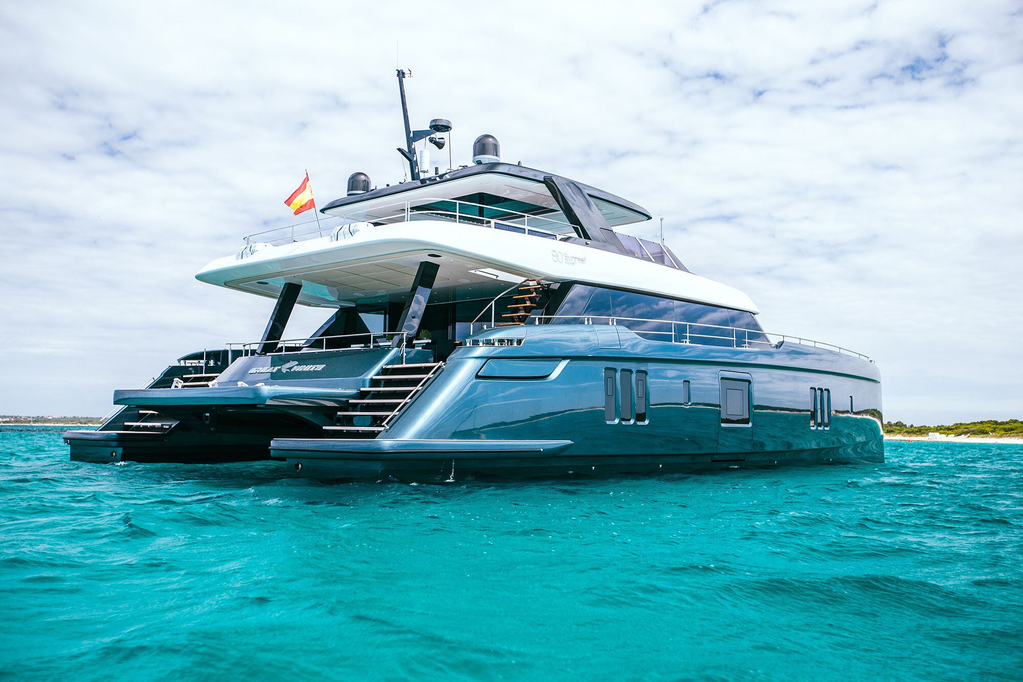 Imagen de la popa del yate Great White de Rafa Nadal. (Sunreef Yachts)
