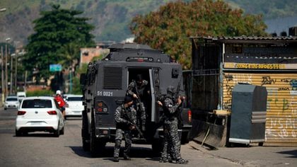 El momento en el que llegaban más refuerzos a la favela (Mauro Pimentel / AFP)