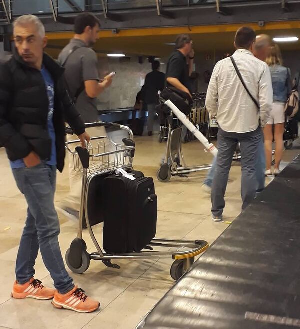 Penovi partió desde el aeropuerto de Barajas, en Madrid, con destino a la Argentina