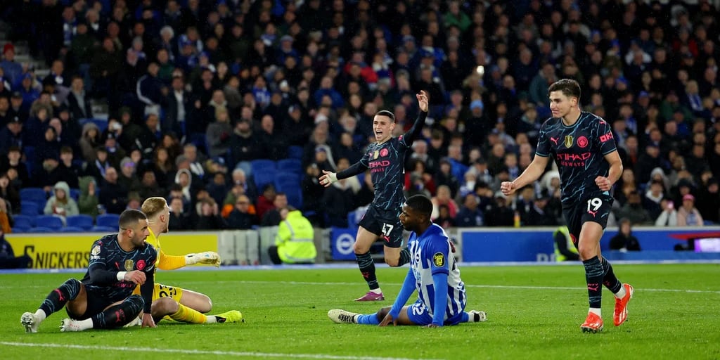 El polémico gol con el que Julián Álvarez cortó una sequía de 8 partidos en la aplastante victoria del Manchester City ante el Brighton 