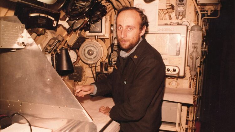 Con 27 años y con el grado de teniente de fragata, Maegli participó de la guerra de Malvinas a bordo del submarino ARA San Luis. Foto: Gentileza contralmirante Alejandro Maegli.