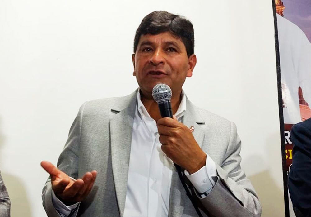 Rohel Sánchez, gobernador regional de Arequipa, propone adelanto de elecciones par este año para terminar de una vez con la crisis política en el Perú.