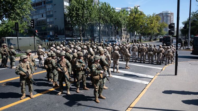 El Gobierno defendió el accionar del Ejército en las calles chilenas (AFP)