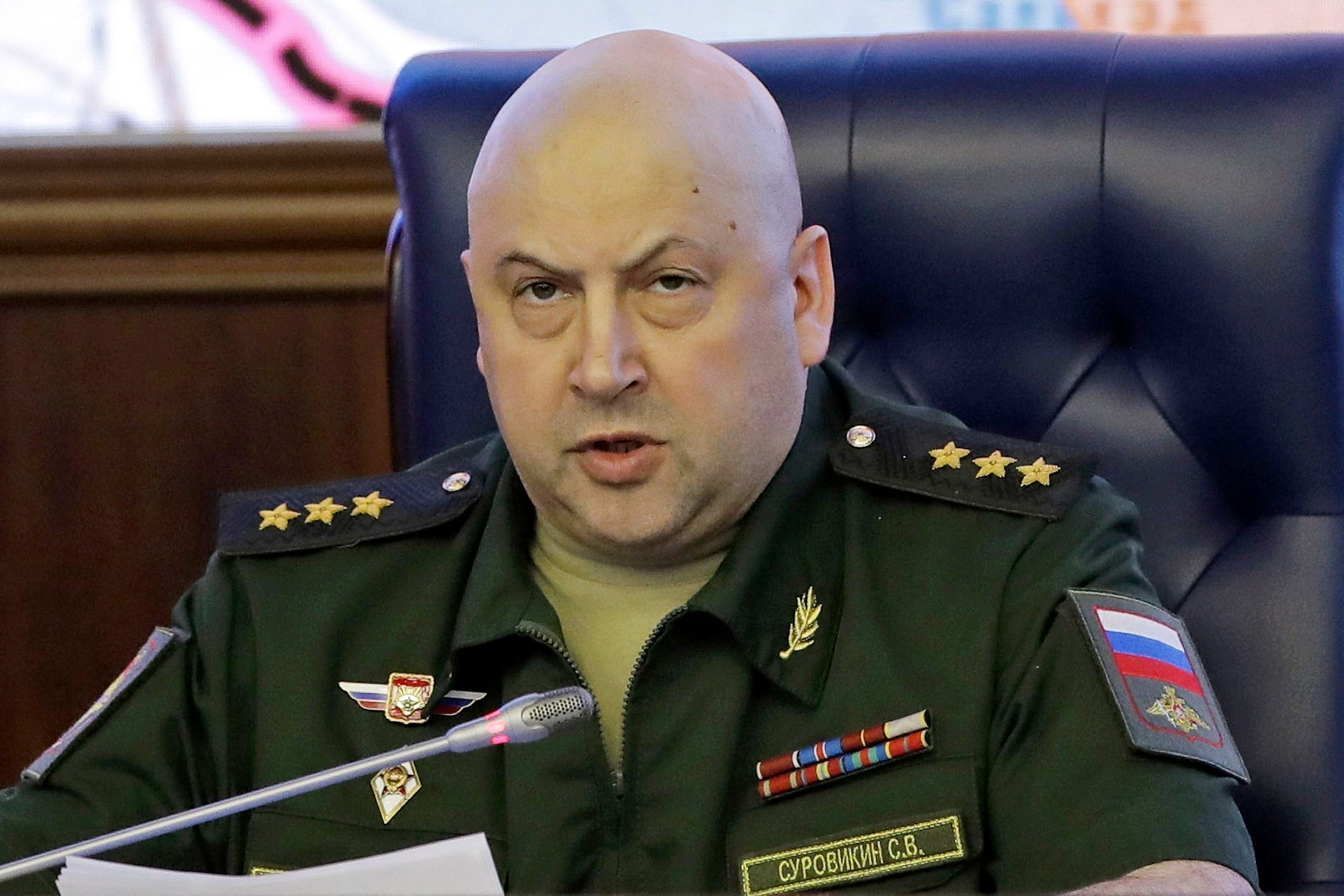ARCHIVO - El coronel general Sergei  Surovikin, (AP Foto/Pavel Golovkin, File)