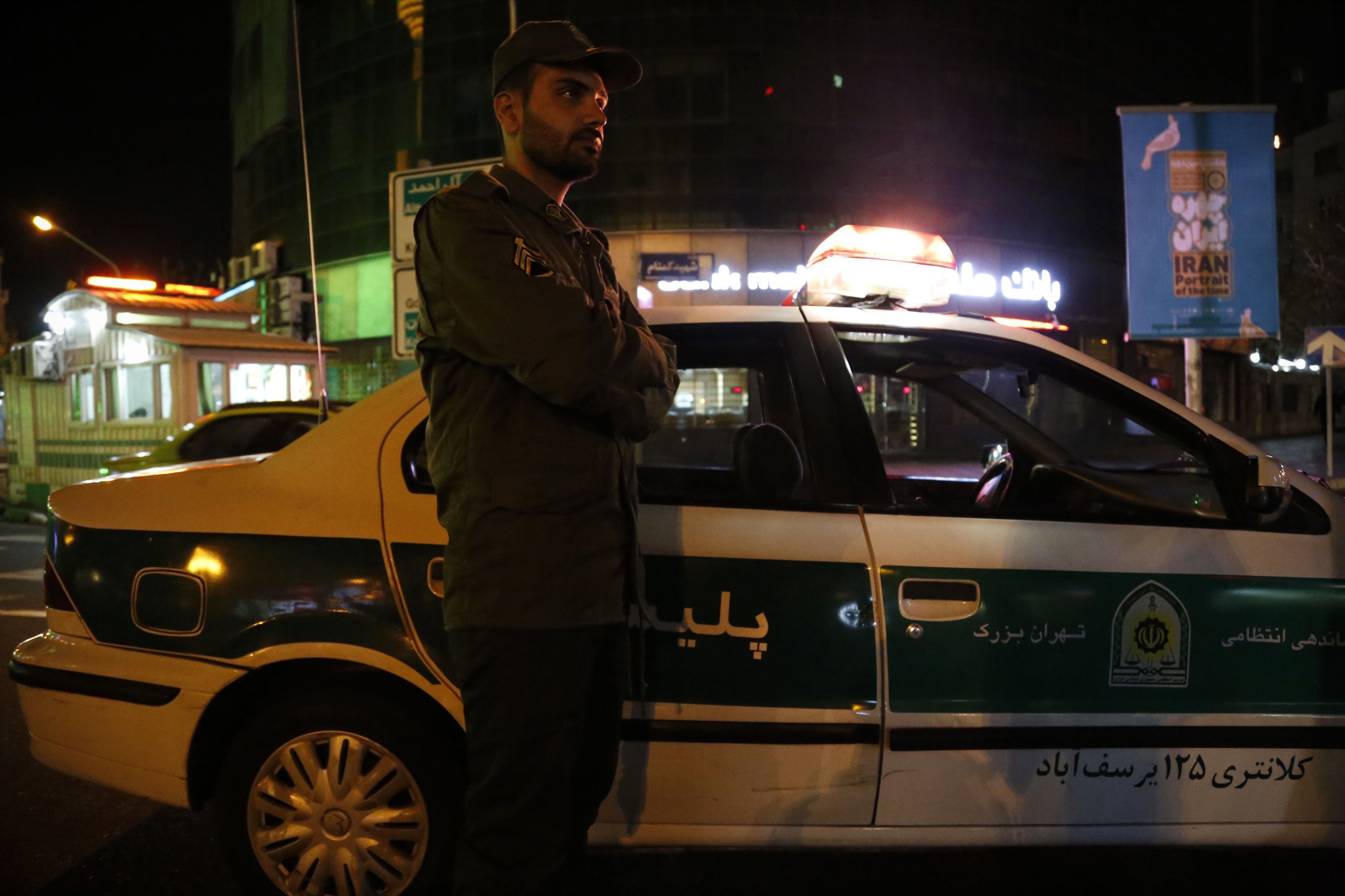 16/10/2022 Un agente de la Policía en Teherán, IránPOLITICA ASIA IRÁNROUZBEH FOULADI / ZUMA PRESS / CONTACTOPHOTO