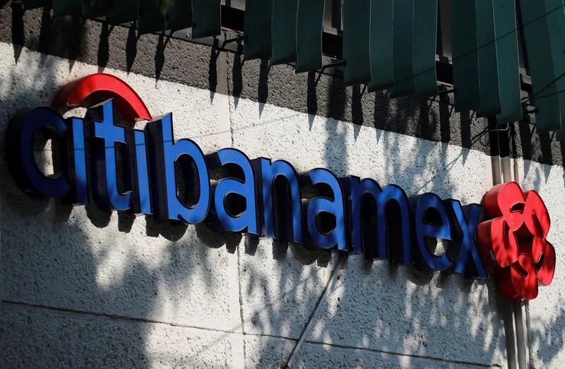 México analiza si comprar Banamex es beneficioso, evalúa sinergias con Banco del Bienestar