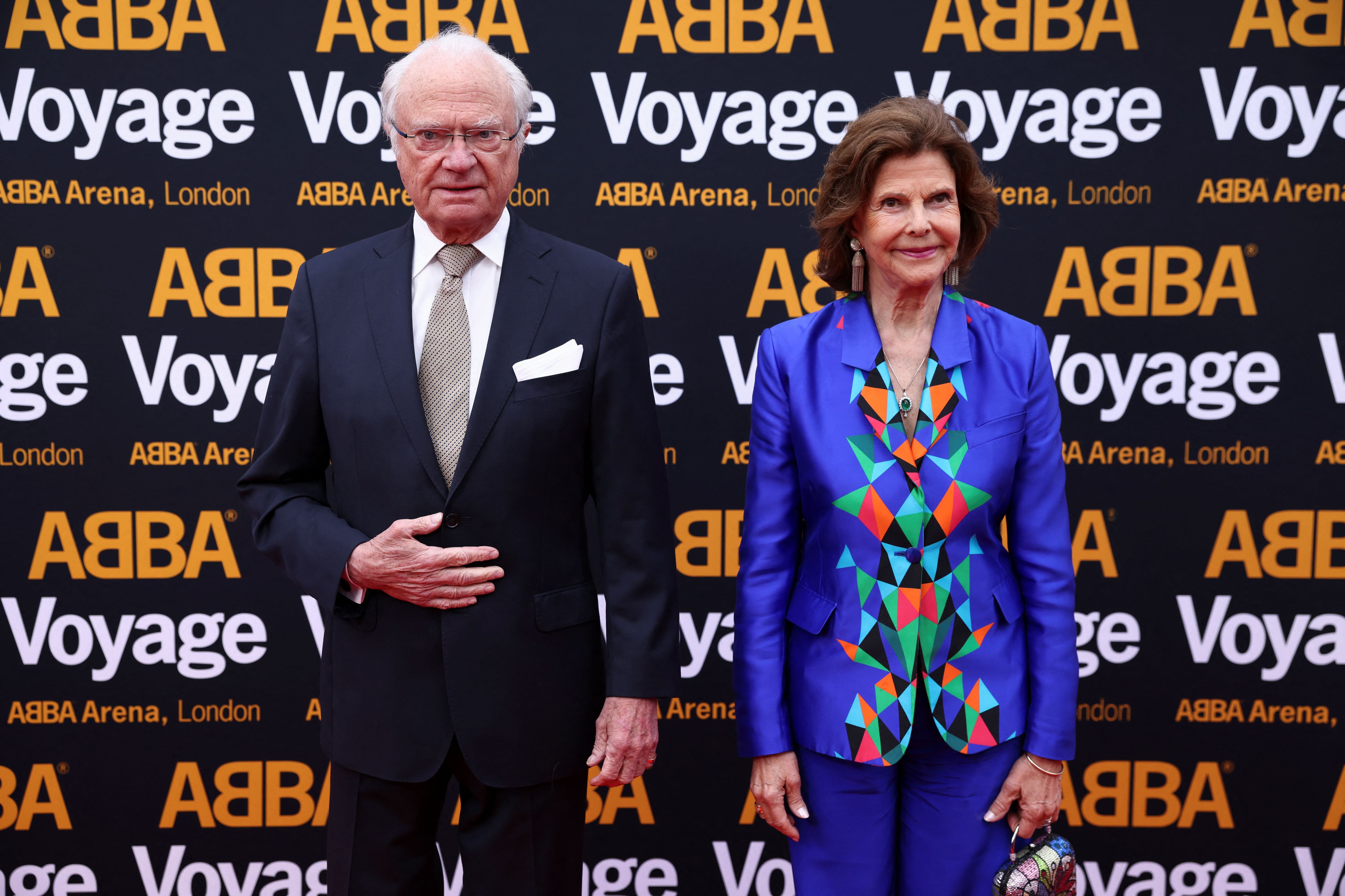 El rey Carlos XVI Gustavo de Suecia y la reina Silvia (REUTERS/Henry Nicholls)