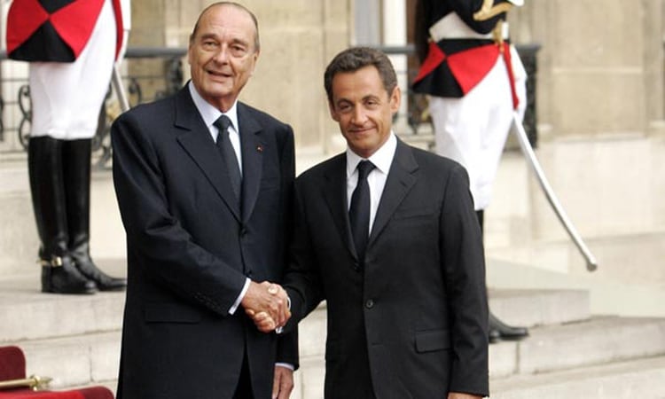 Chirac saluda a su sucesor, Nicolás Sarkozy (AP)