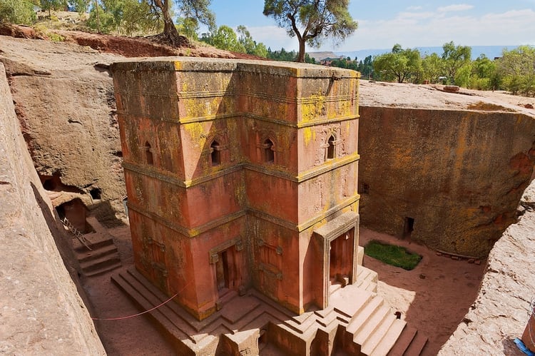 La Iglesia Biet Ghiorgis en Lalibela, Etiopía, fue tallada en una sola piedra en el siglo XII (Shutterstock)