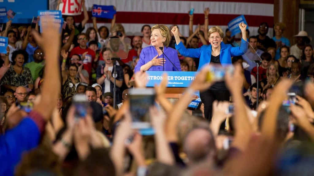 Elizabeth Warren expresó su apoyo a Hillary Clinton (AP)
