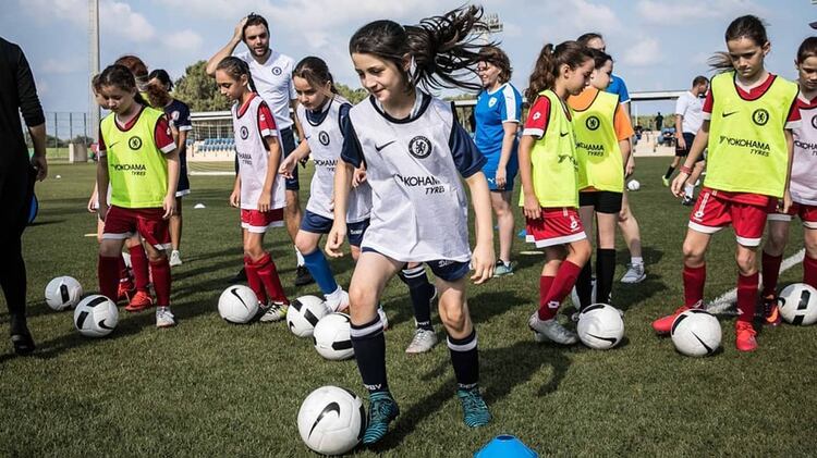 Burstein apuesta a la formación de las más chicas (IG: @israel_football_association)