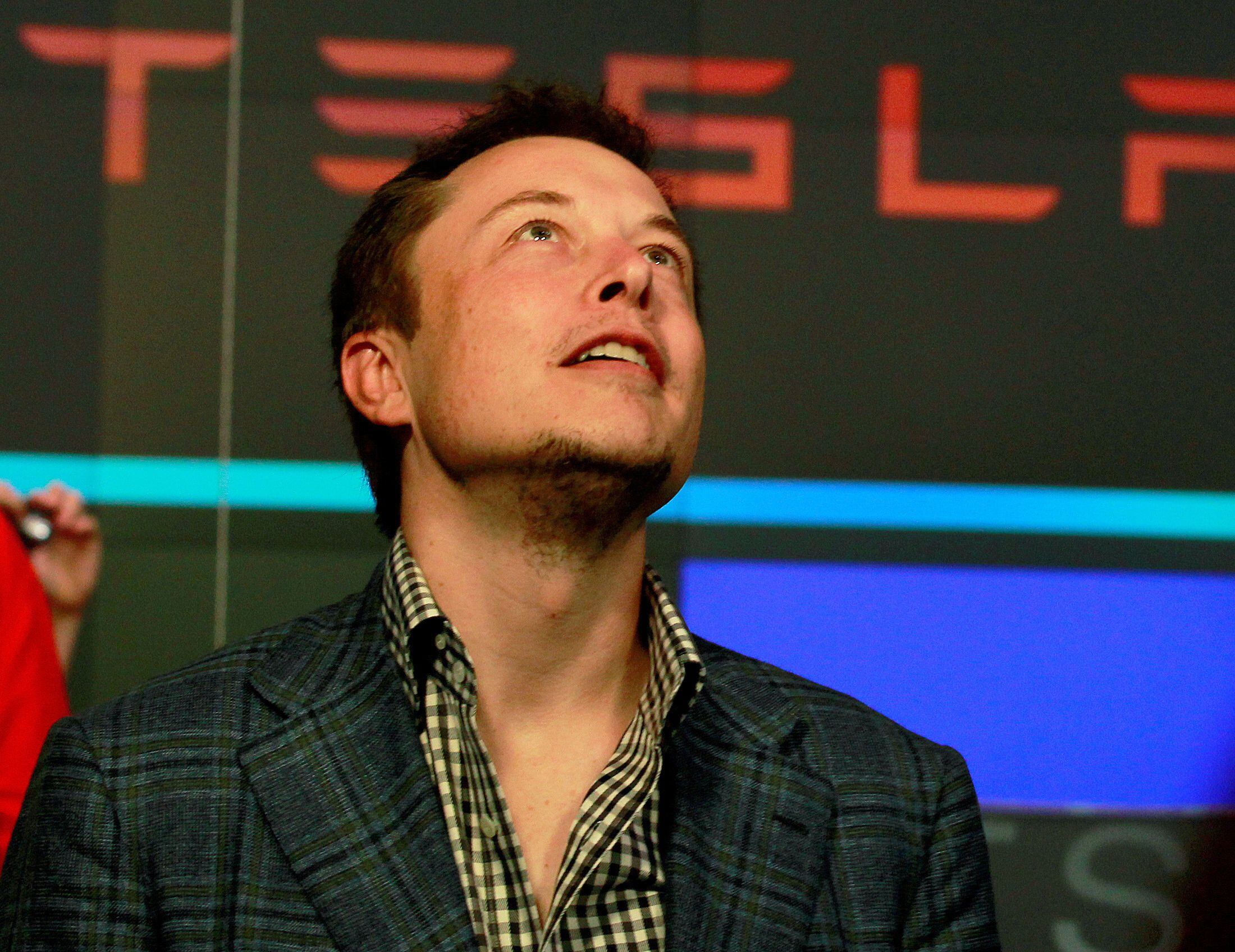 Elon Musk está viviendo momentos de plenitud económica, a punto de ser el primer trillonario del mundo según Forbes