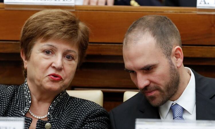 La directora gerente del FMI, Kristalina Georgieva, y el ministro de Economía de Argentina, Martin Guzmán.