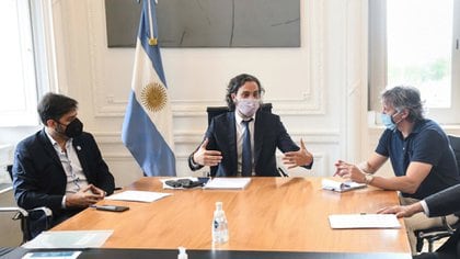 Carlos Bianco, Santiago Cafiero y Felipe Miguel, los tres jefes de Gabinete que negocian las restricciones en la circulación dentro del AMBA