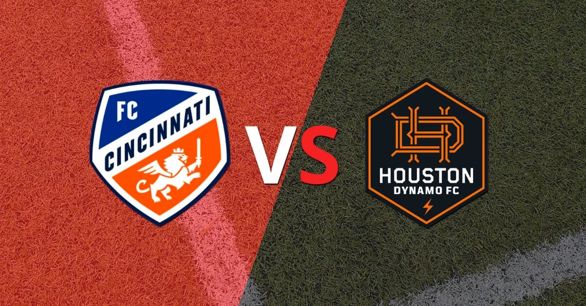 Start of the second half of the game between FC Cincinnati and Dynamo