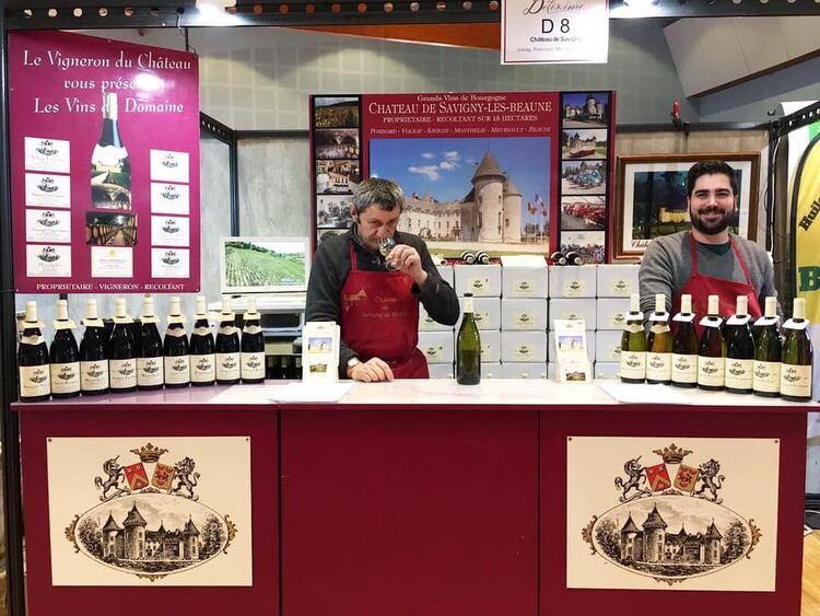 El dueño del castillo lanzó su propia marca de vinos, inspirada en el castillo.