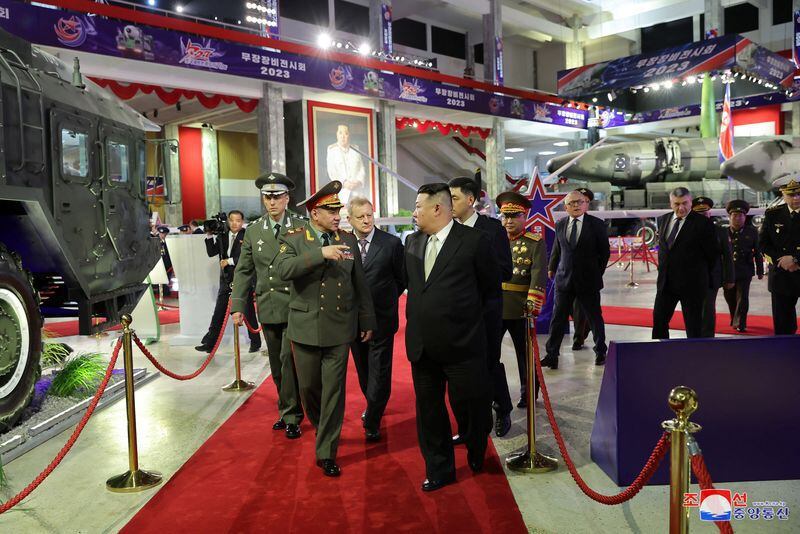 La visita a fines de julio de Shoigu, junto a Kim Jong-un (KCNA)