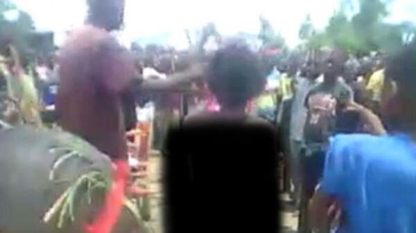 Kalamba Kambangoma ordena la violación y ejecución de la mujer junto a un menor