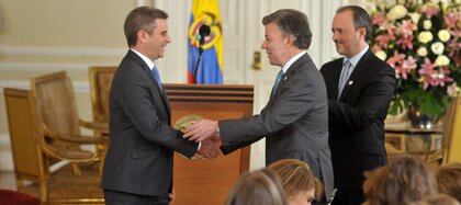 Juan Manuel Santos instaló a Carlos Correa como Alto Consejero de las Regiones, el 2 de mayo de 2016.