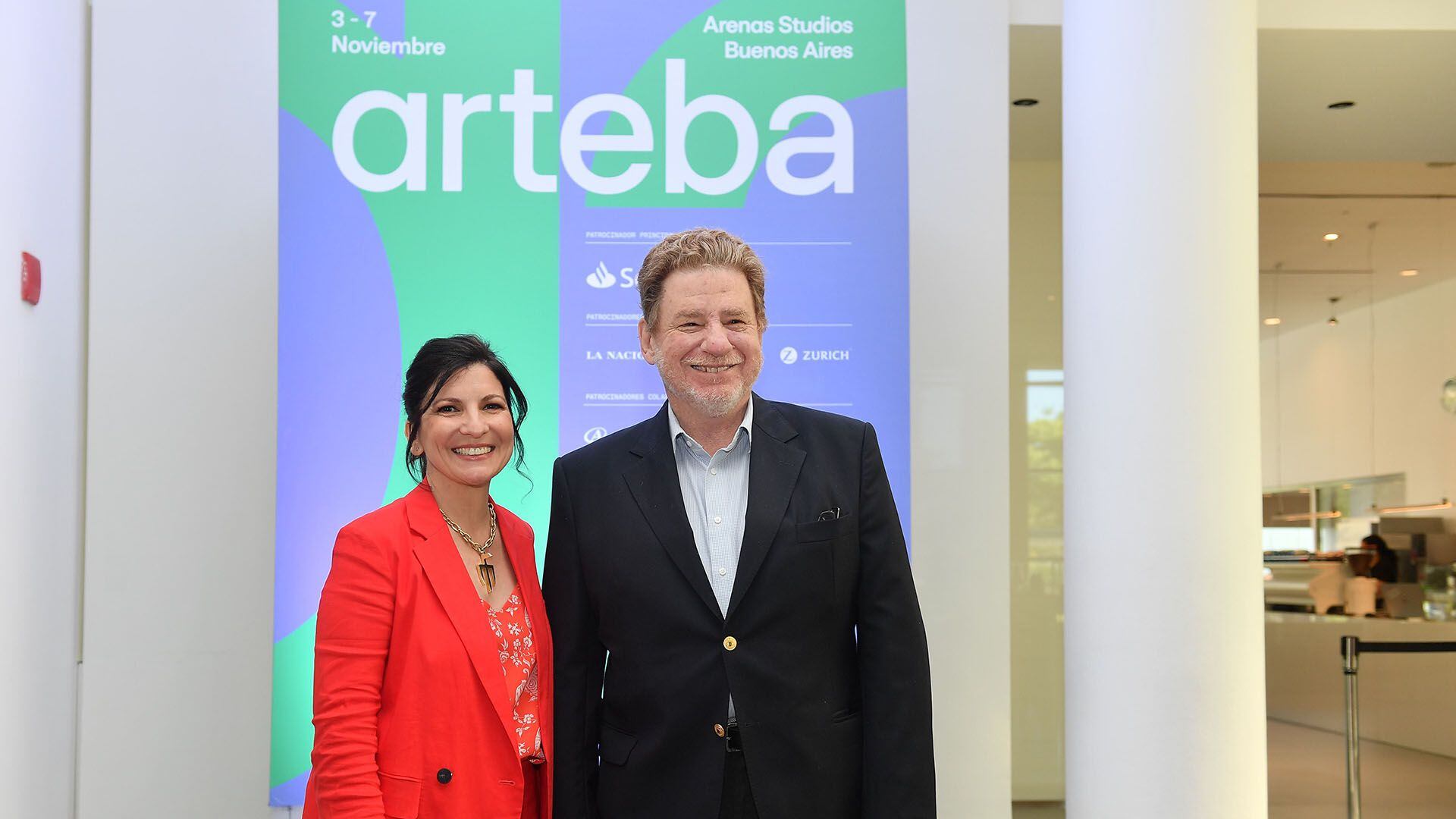 Larisa Andreani y el presidente del Banco Ciudad, Guillermo A. Laje