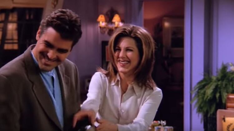 El episodio de ficción ha sido el momento más cercano que han tenido dos de los actores más populares del mundo de tener una relación amorosa (Foto: Captura de pantalla)