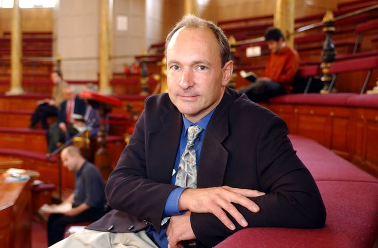 Tim Berners-Lee propone crear una nueva internet descentralizada para que todos los usuarios recuperen el control de sus datos (W3C, Janet Daly)