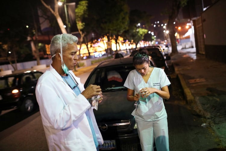 Los médicos venezolanos denuncian la crítica situación de los hospitales para hacer frente al coronavirus (Reuters/ Manaure Quintero)