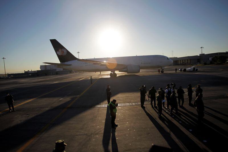 Aeropuerto de Nuevo León, primero en colocar filtros para detectar ÓmicronFoto: REUTERS / Daniel Becerril