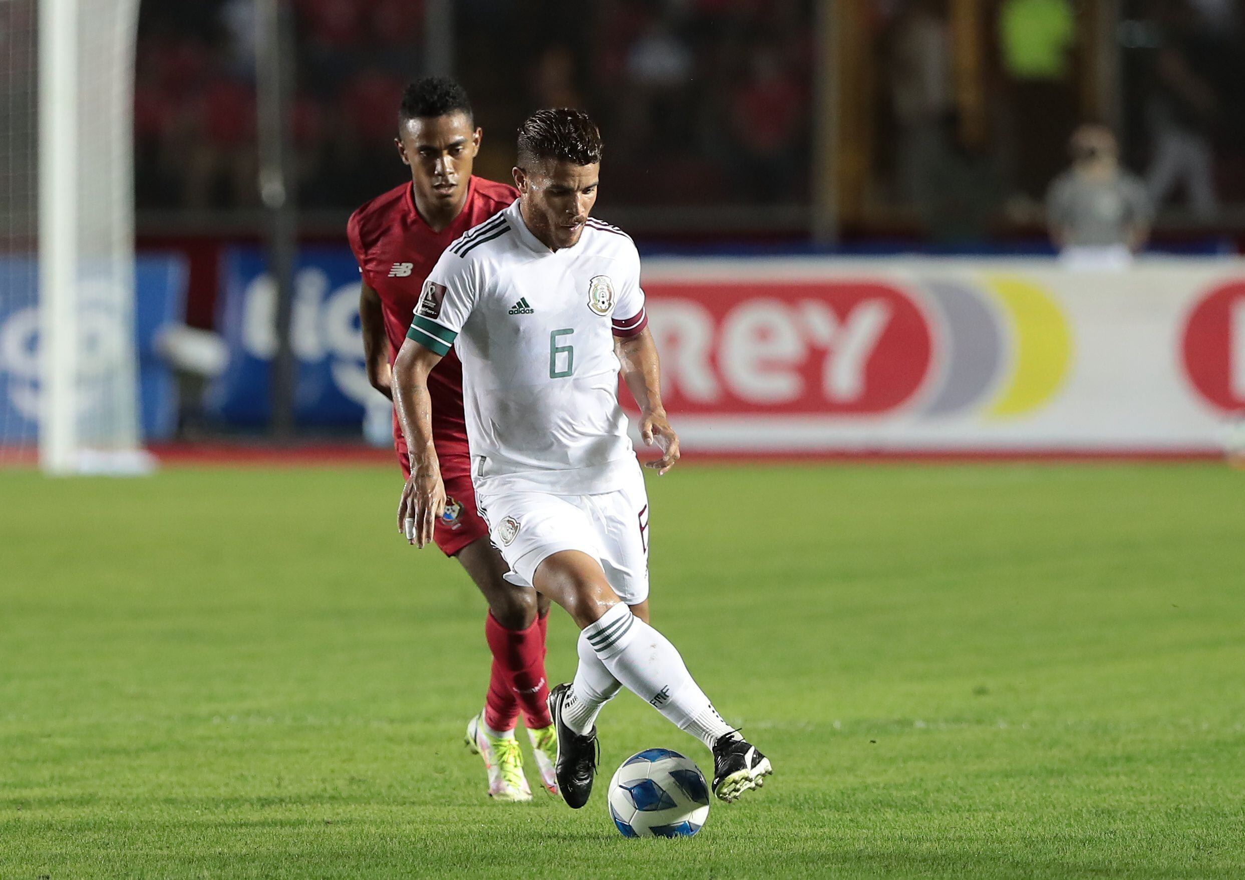 Jona Dos Santos buscará entrar entre los 32 futbolistas que asistan a la Copa del Mundo de Qatar 2022 con la Selección Mexicana. (Foto: Erick Marciscano/REUTERS)