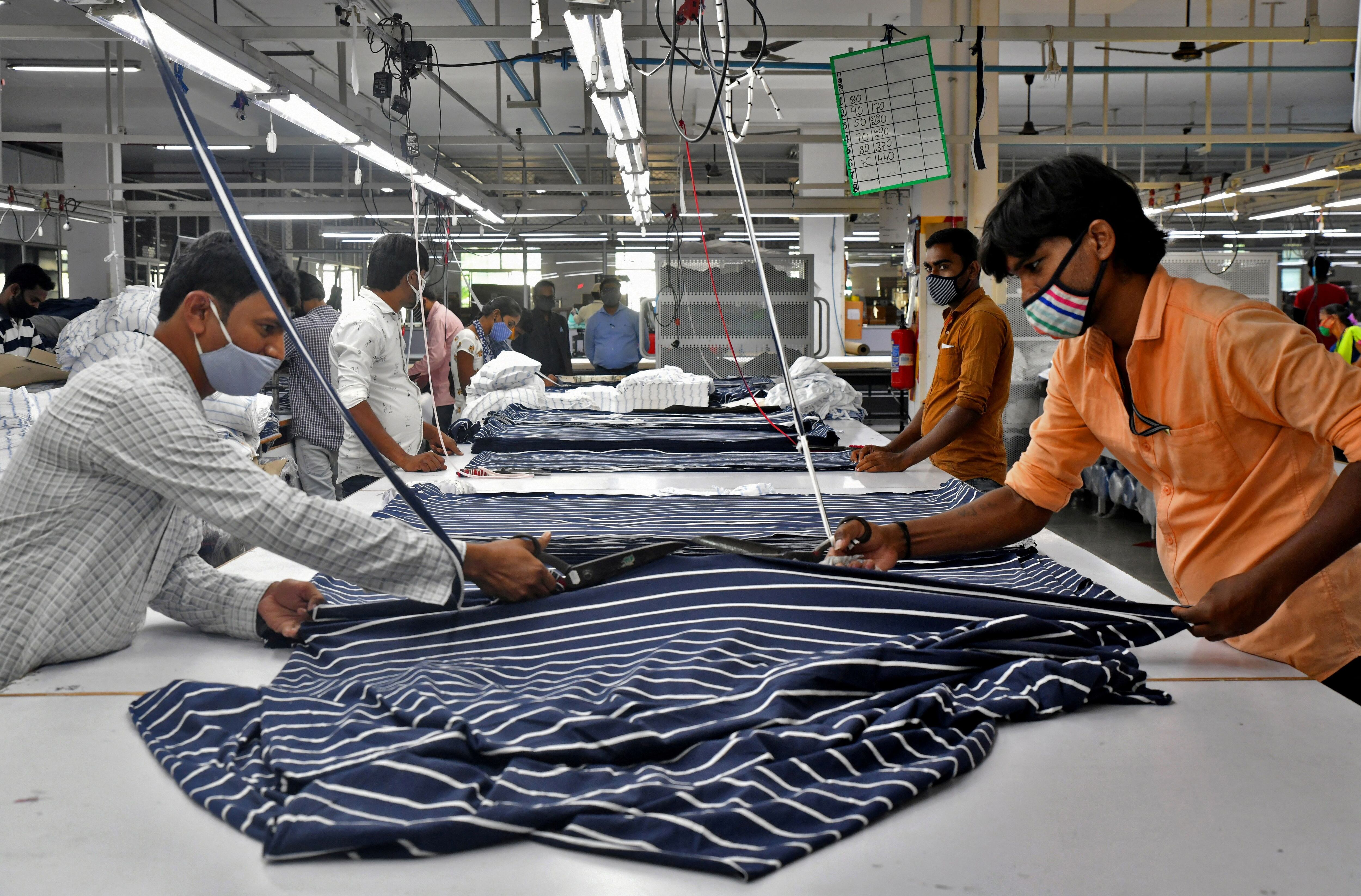 La competitividad de la producción textil asiática se debe a la elevada escala y los bajos costos laborales. REUTERS/Samuel Rajkumar/File Photo