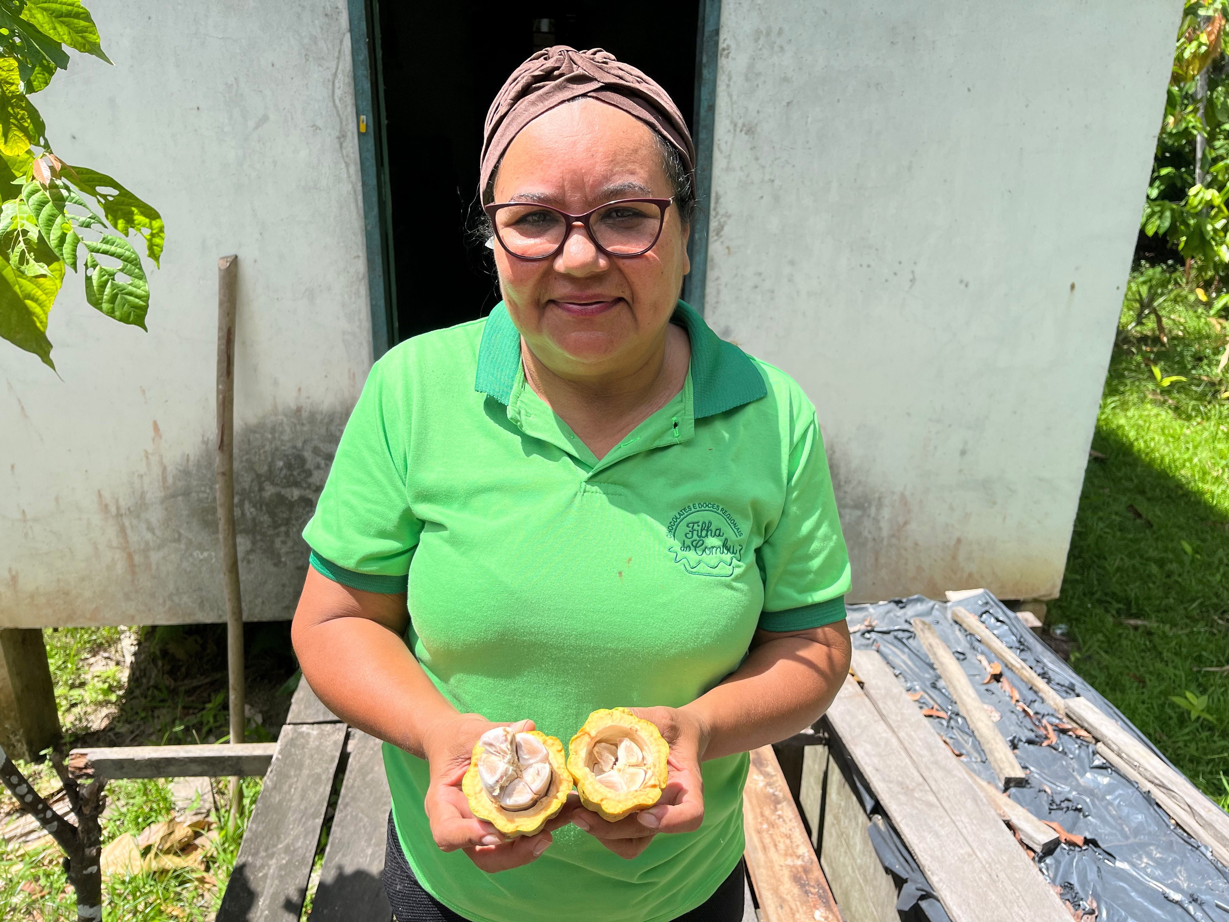 Doña Neña, emprendedora del estado de Pará en Brasil, dedicada a la producción de Cacao y chocolate. Foto: Marcos Colombo