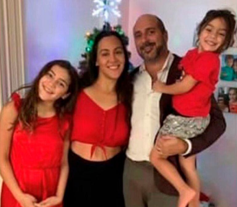 Marcus Guara, Ana Guara, y sus hijas Lucía y Emma