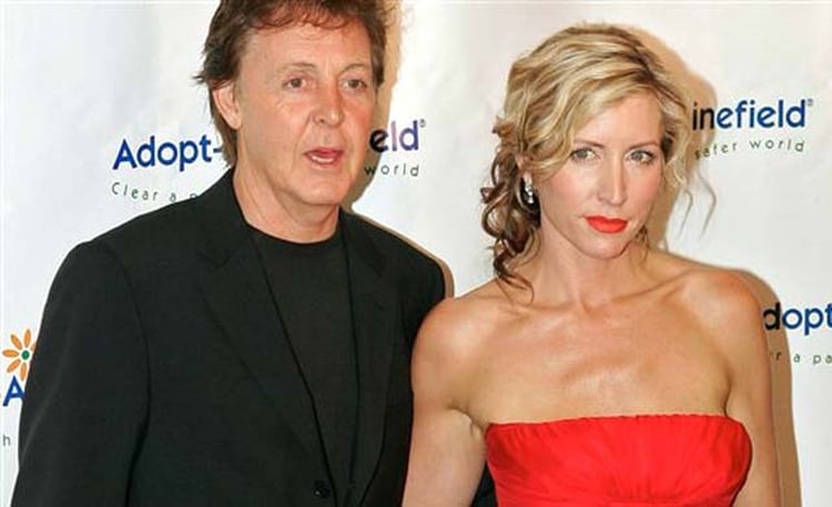 El matrimonio de Paul McCartney y Heather Mills fue tormentoso, al igual que su divorcio (AP)