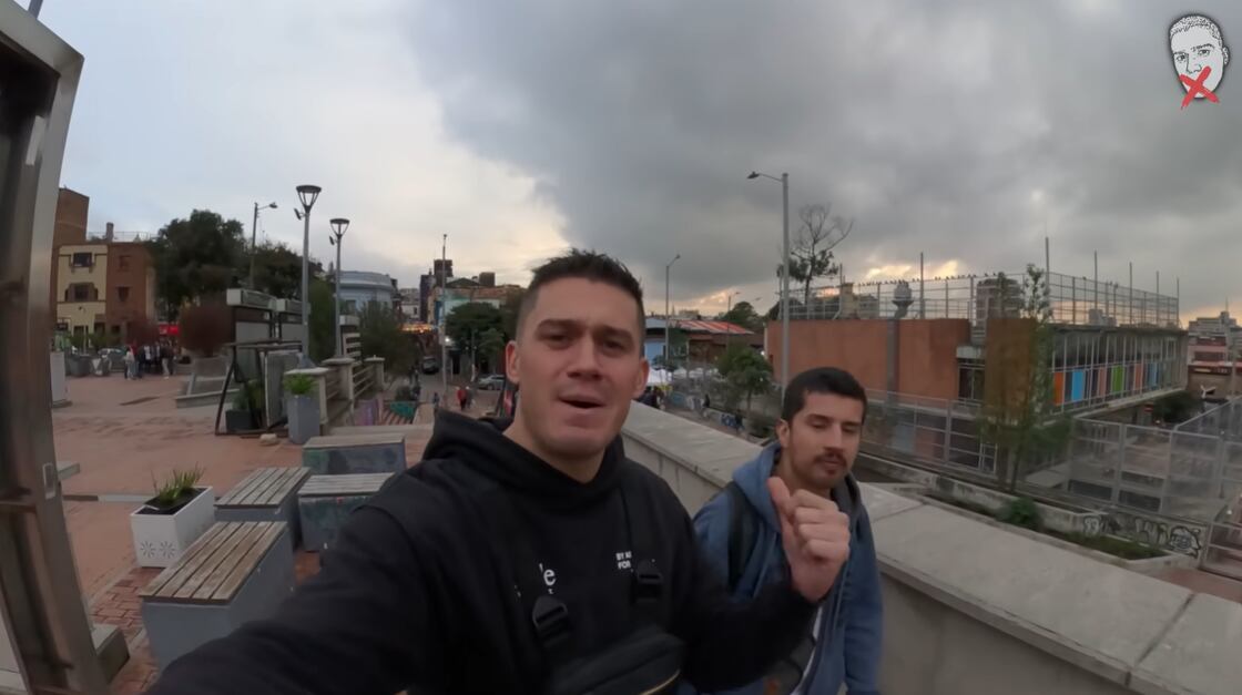 YouTuber Italiano se metió en la boca del lobo, en pleno barrio San Bernardo de Bogotá - crédito Zazza el Italiano/YouTube